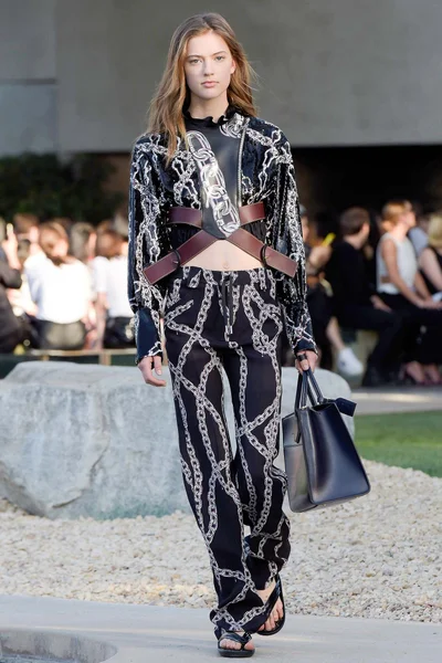 Look 5